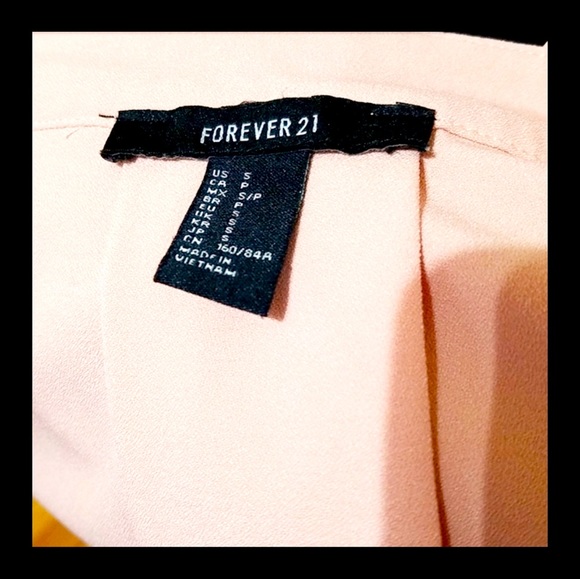 Forever 21 Cold Shoulder Flared Top Size S - Picture 10 of 11